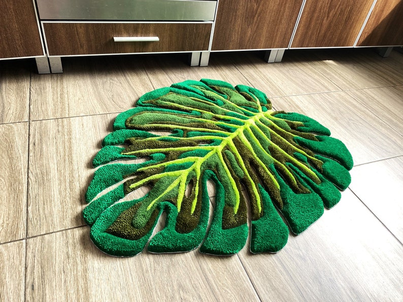 Green Monstera Leaf Rug Hand-Tufted Home Decor