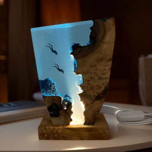 Alternative view of Glow Divers Light